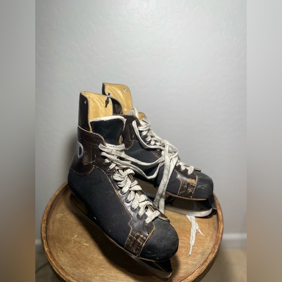Vintage Ice Hockey Skis - Picture 2 of 9